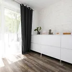 Alure Residences 1 & 24h Self Check-in, Free Parking In Front Of The Building, New Building, Terrace, Cafe With Breakfast In The Building, Next To The Aqua Park Apartman