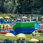 Apartman Alure Residences 1 & 24h Self Check-in, Free Parking In Front Of The Building, New Building, Terrace, Cafe With Breakfast In The Building, Next To The Aqua Park Besztercebánya