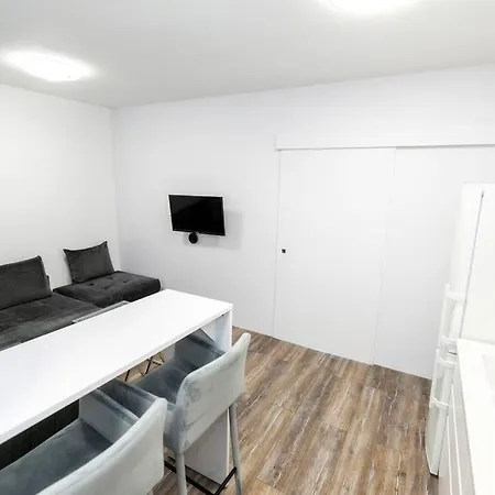 Lejlighed Alure Residences 1 & 24h Self Check-in, Free Parking In Front Of The Building, New Building, Terrace, Cafe With Breakfast In The Building, Next To The Aqua Park