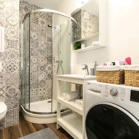 Апартаменты Alure Residences 1 & 24h Self Check-in, Free Parking In Front Of The Building, New Building, Terrace, Cafe With Breakfast In The Building, Next To The Aqua Park Банска-Бистрица