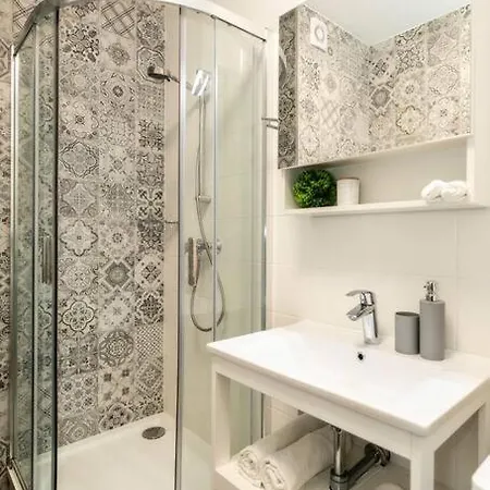 Apartment Alure Residences 1 & 24h Self Check-in, Free Parking In Front Of The Building, New Building, Terrace, Cafe With Breakfast In The Building, Next To The Aqua Park