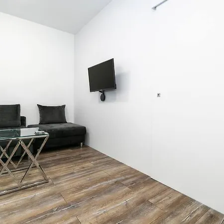 Alure Residences 1 & 24h Self Check-in, Free Parking In Front Of The Building, New Building, Terrace, Cafe With Breakfast In The Building, Next To The Aqua Park Lejlighed