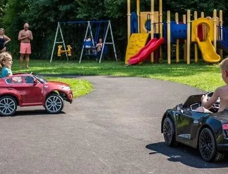 Alure Residences 1 & 24h Self Check-in, Free Parking In Front Of The Building, New Building, Terrace, Cafe With Breakfast In The Building, Next To The Aqua Park Апартаменты Банска-Бистрица