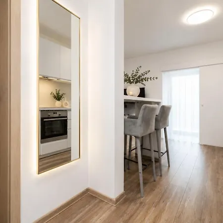 Lejlighed Alure Residences 1 & 24h Self Check-in, Free Parking In Front Of The Building, New Building, Terrace, Cafe With Breakfast In The Building, Next To The Aqua Park Banská Bystrica