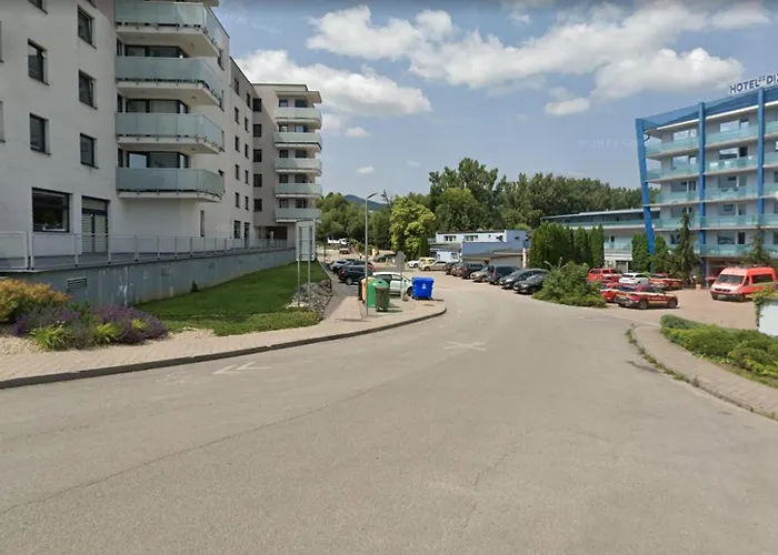 Alure Residences 1 & 24h Self Check-in, Free Parking In Front Of The Building, New Building, Terrace, Cafe With Breakfast In The Building, Next To The Aqua Park * Banska Bystrica