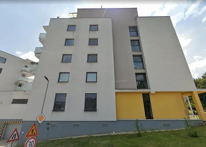 Alure Residences 1 & 24h Self Check-in, Free Parking In Front Of The Building, New Building, Terrace, Cafe With Breakfast In The Building, Next To The Aqua Park